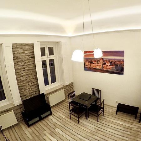 Homelike Luxury Flat On Gyulai Pal บูดาเปสต์ ภายนอก รูปภาพ