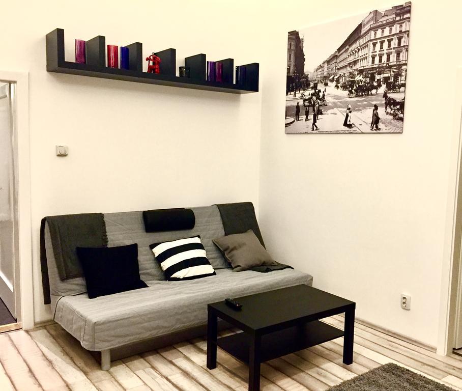 Homelike Luxury Flat On Gyulai Pal บูดาเปสต์ ภายนอก รูปภาพ